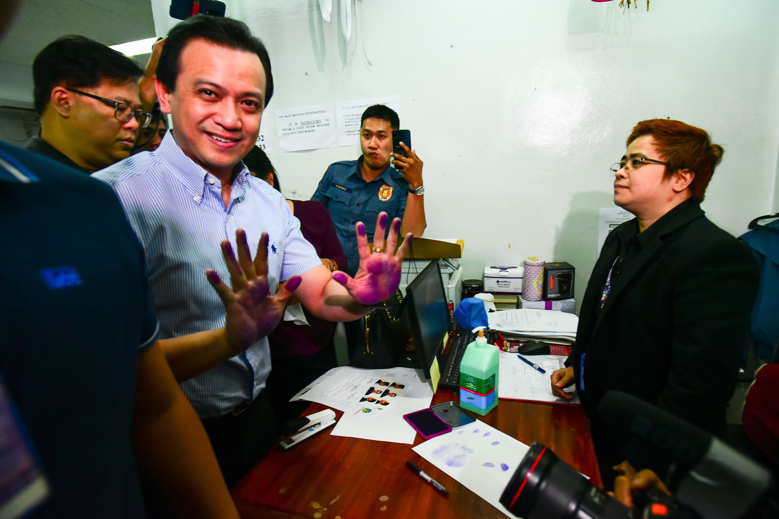 BAIL ONCE MORE. Former senator Antonio Trillanes IV posts bail at the QC Metropolitan Trial Court Branch 138 on February 18, 2020, for a charge of conspiracy to commit sedition. Photo by Maria Tan/Rappler 