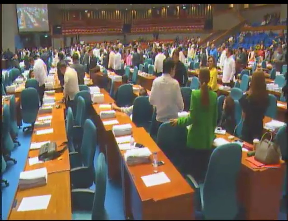 SLASH THE BUDGET. Legislators in favor of slashing the CHR budget stand to be recognized during viva voce voting on September 12, 2017. Screengrab from the House livestream 