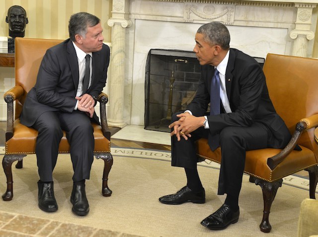 US President Barack Obama (R) chats with Jordanian King Abdullah II in the Oval Office, at the White House, in Washington, DC, USA, 03 February 2015. 