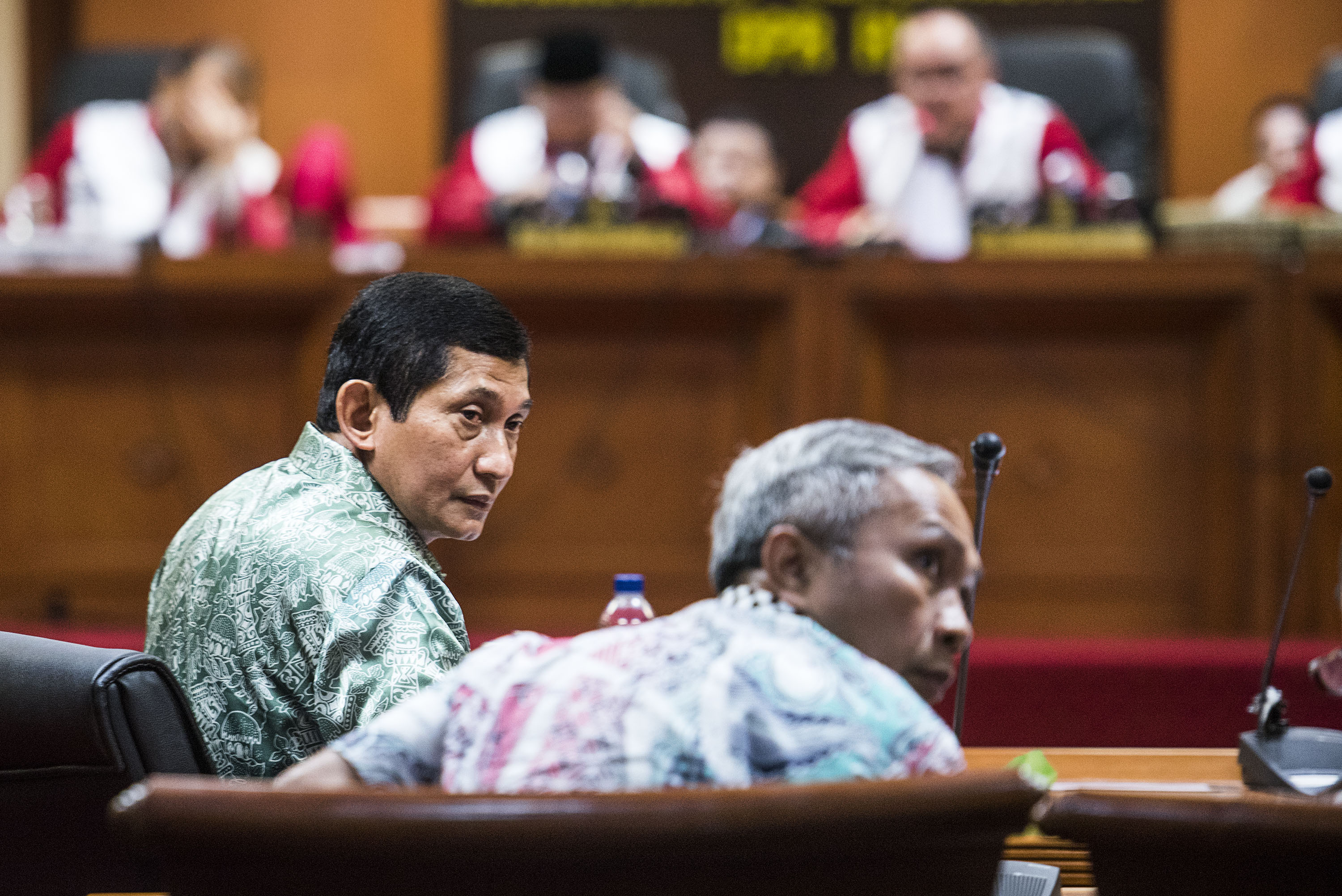 Presiden Direktur PT Freeport Indonesia Maroef Sjamsoeddin (kiri) hadiri sidang etik Mahkamah Kehormatan Dewan (MKD) DPR, pada 3 Desember 2015. Foto oleh Agung Rajasa/Antara 