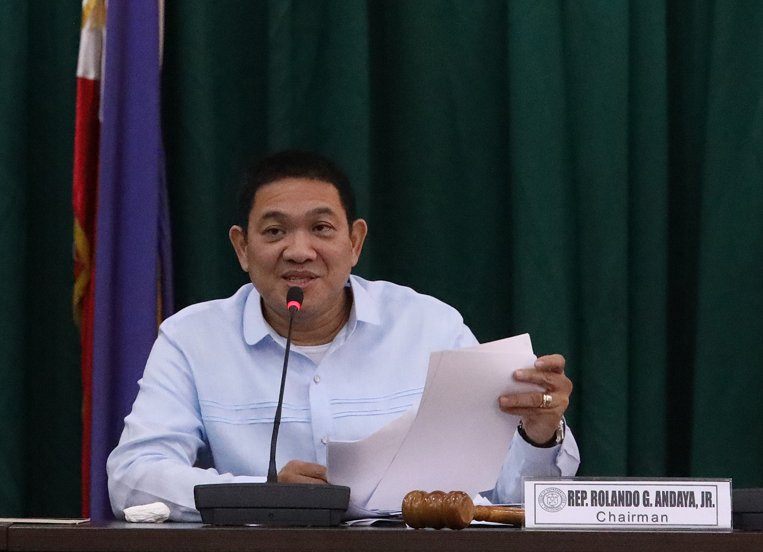 HEALTH FACILITIES BUDGET. House Committee on Appropriations Chairman Rep. Rolando Andaya defends the move of the lower house to itemize its P4.5 billion health facilities budget. Photo by Darren Langit/Rappler  