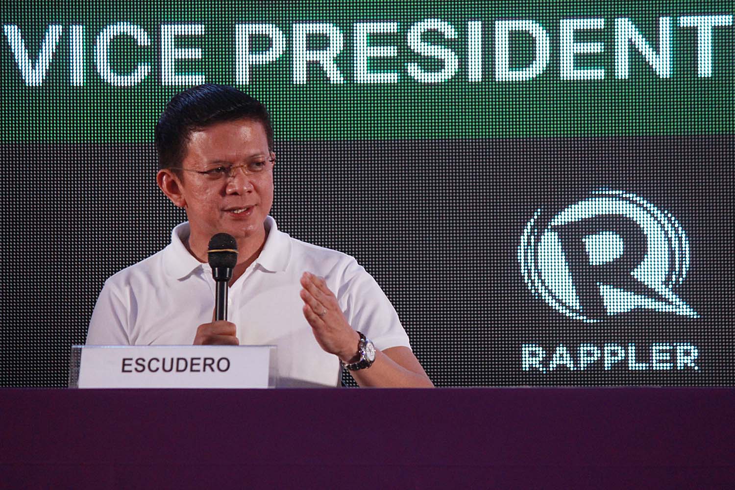 FRONT-RUNNER. Vice presidential aspirant Chiz Escudero during the "Ang Pagsusuri" forum held in Malcolm Theater at the University of the Philippines, Diliman. Photo by Joel Liporada/Rappler