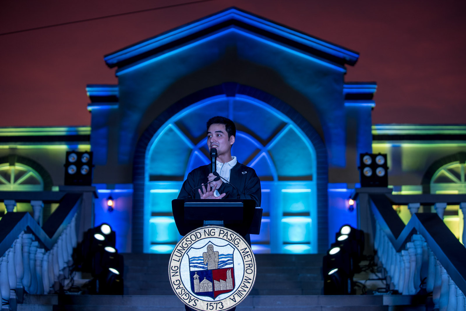 NO TRAPO. Pasig City Mayor Vico Sotto delivers his State of the City Address at Plaza Bonifacio, Pasig City on October 8, 2019. Photo by Lisa Marie David/Rappler 