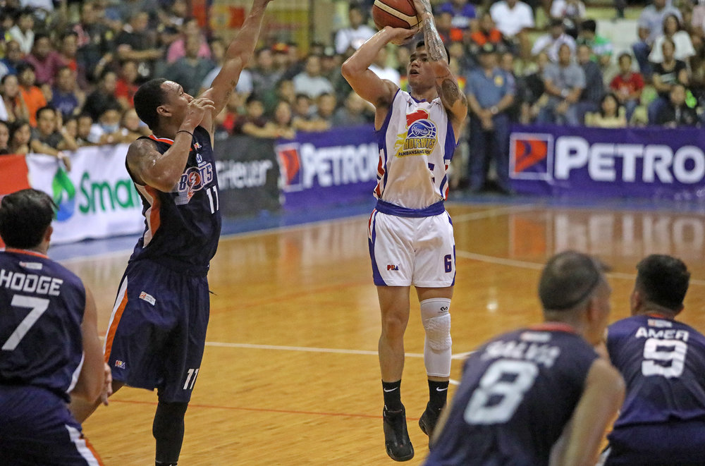 LOCAL HERO. Jio Jalalon tows Magnolia to victory to thrill his hometown crowd. Photo from PBA Images 