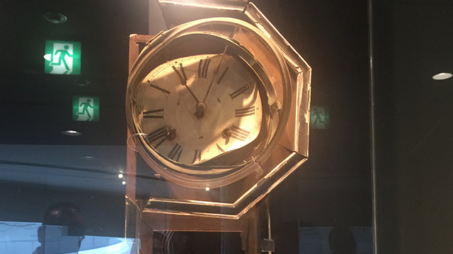 TIME STOPPED. This wall clock on display at the Nagasaki Atomic Bomb Museum was found in a house near Sannno Shinto Shrine in Sakamoto-machi, about 800 meters from hypocenter. The clock was shattered by the blast, and its hands stopped at 11:02 – the moment of the explosion.
 