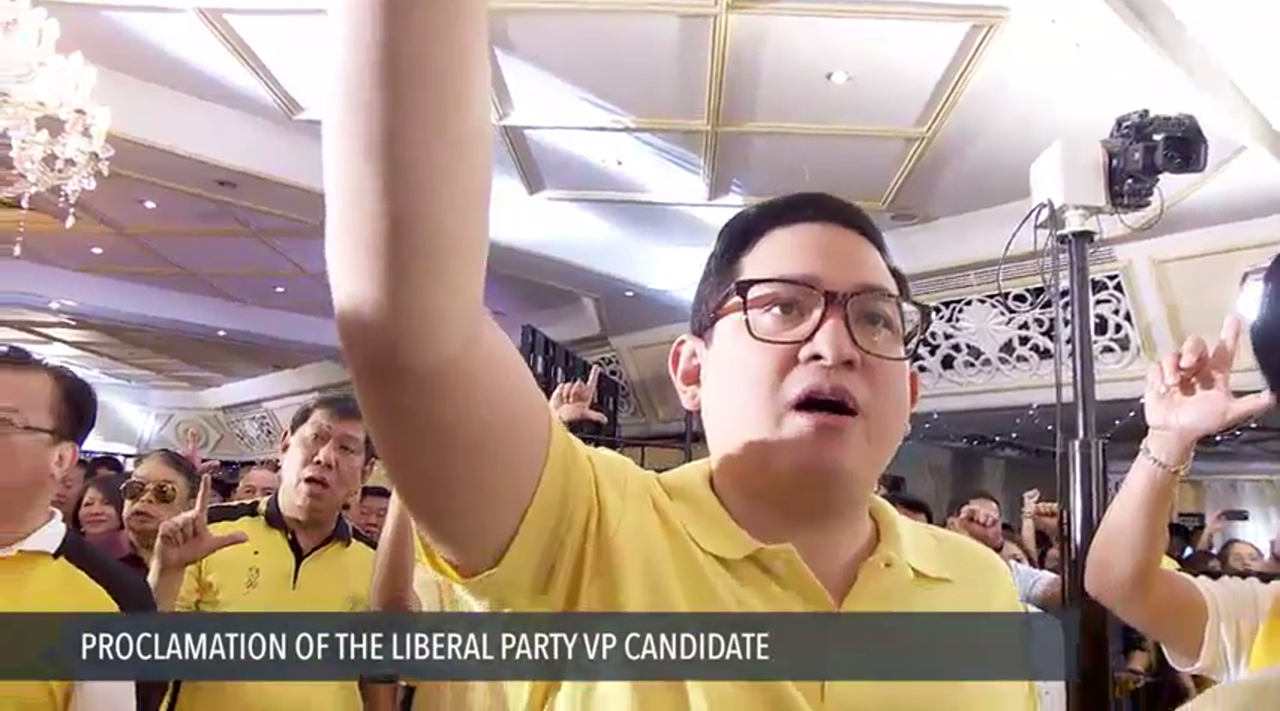 CAMPAIGN MANAGER. Senator Bam Aquino is all revved up at the proclamation of Leni Robredo as LP's vice presidential bet. Screengrab by Rappler 
