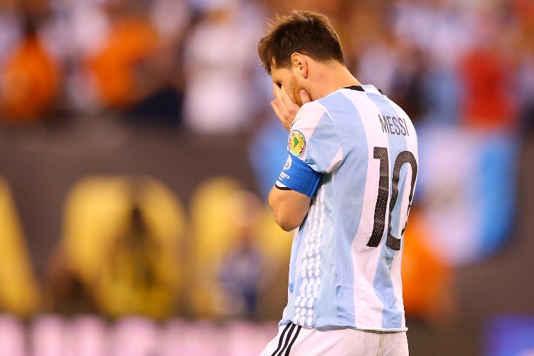 CATASTROPHE? Argentina aims to advance to prevent a 'Messi-less' World Cup. File photo by Mike Stobe/Getty Images North America/AFP 