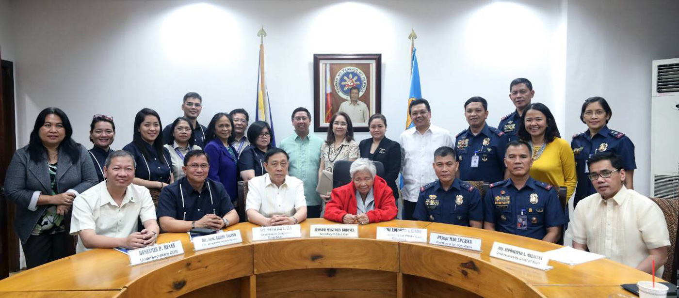 MEETING. The Department of Education, Philippine Drug Enforcement Agency, Philippine National Police, and Dangerous Drugs Board discuss drug use among the youth in a meeting held on July 10, 2018. Photo from the Department of Education. Photos from DepEd 