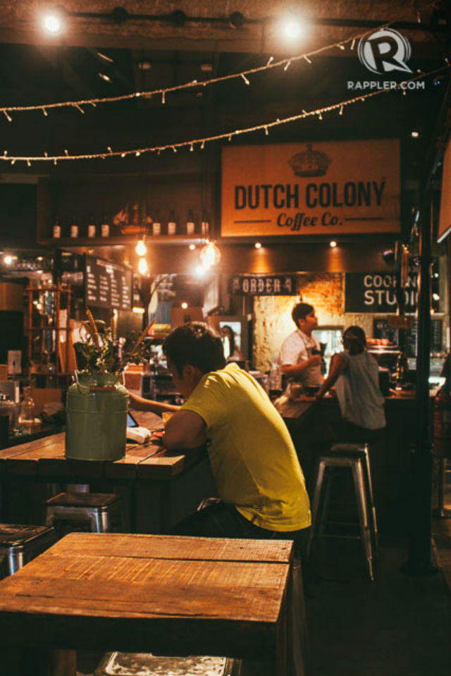 DUTCH COLONY COFFEE CO. The Dutch were once a trading powerhouse who played a big role in the spread of coffee plantations across the seas. This coffee company pays homage to this in name and through their beans and brews – #02-K67 PasarBella, 200 Turf Club Road 