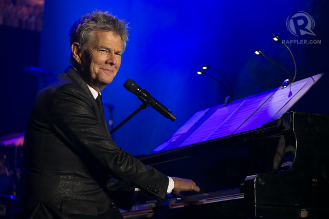 THE HITMAN. David Foster performs once again in Manila. Photo by Manman Dejeto/Rappler 