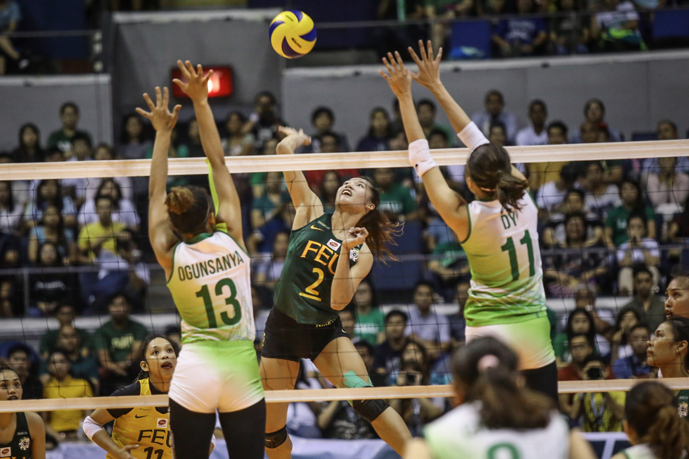 SO CLOSE. The FEU Lady Tamaraws were actually keeping up with DLSU, but numerous errors canceled the chances they created. Photo by Josh Albelda/Rappler 