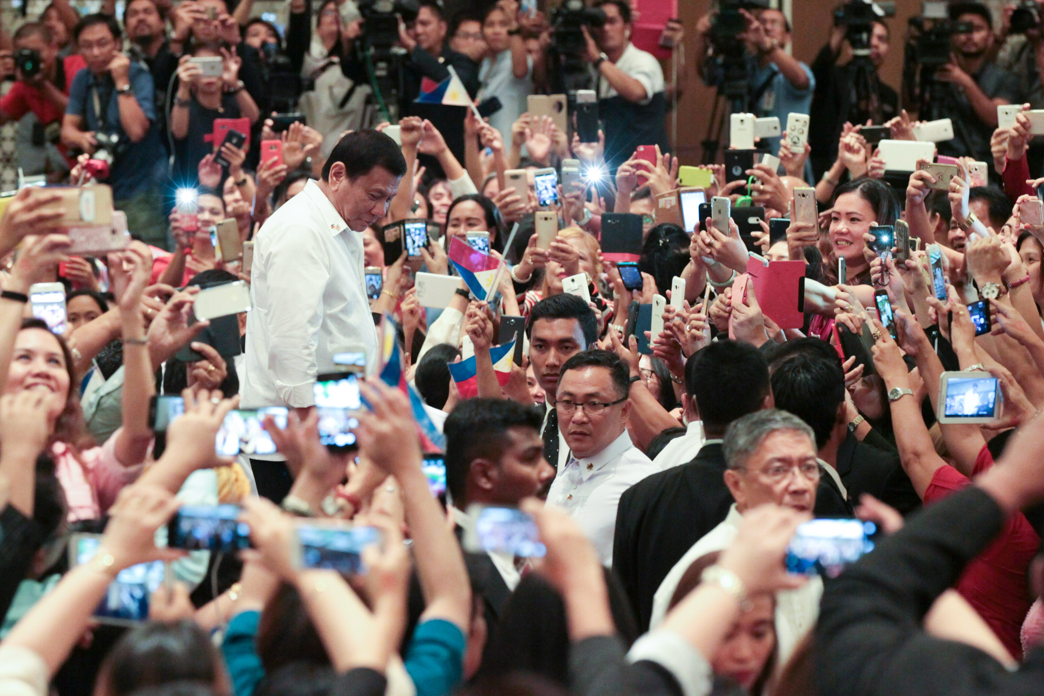 'VERY GOOD' RATING. President Rodrigo Duterte meets the Filipino community in Malaysia on November 9, 2016. Photo by Robinson Ninal Jr/Presidential Photo  