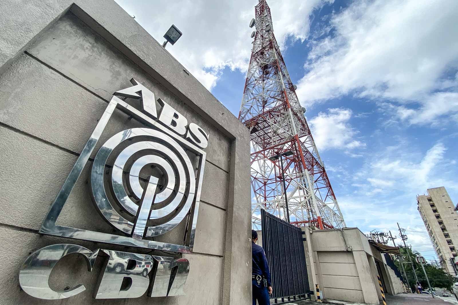 FRANCHISE UNDER PERIL. The facade of the ABS-CBN Broadcasting Center in Quezon City. File photo by Jire Carreon/Rappler 