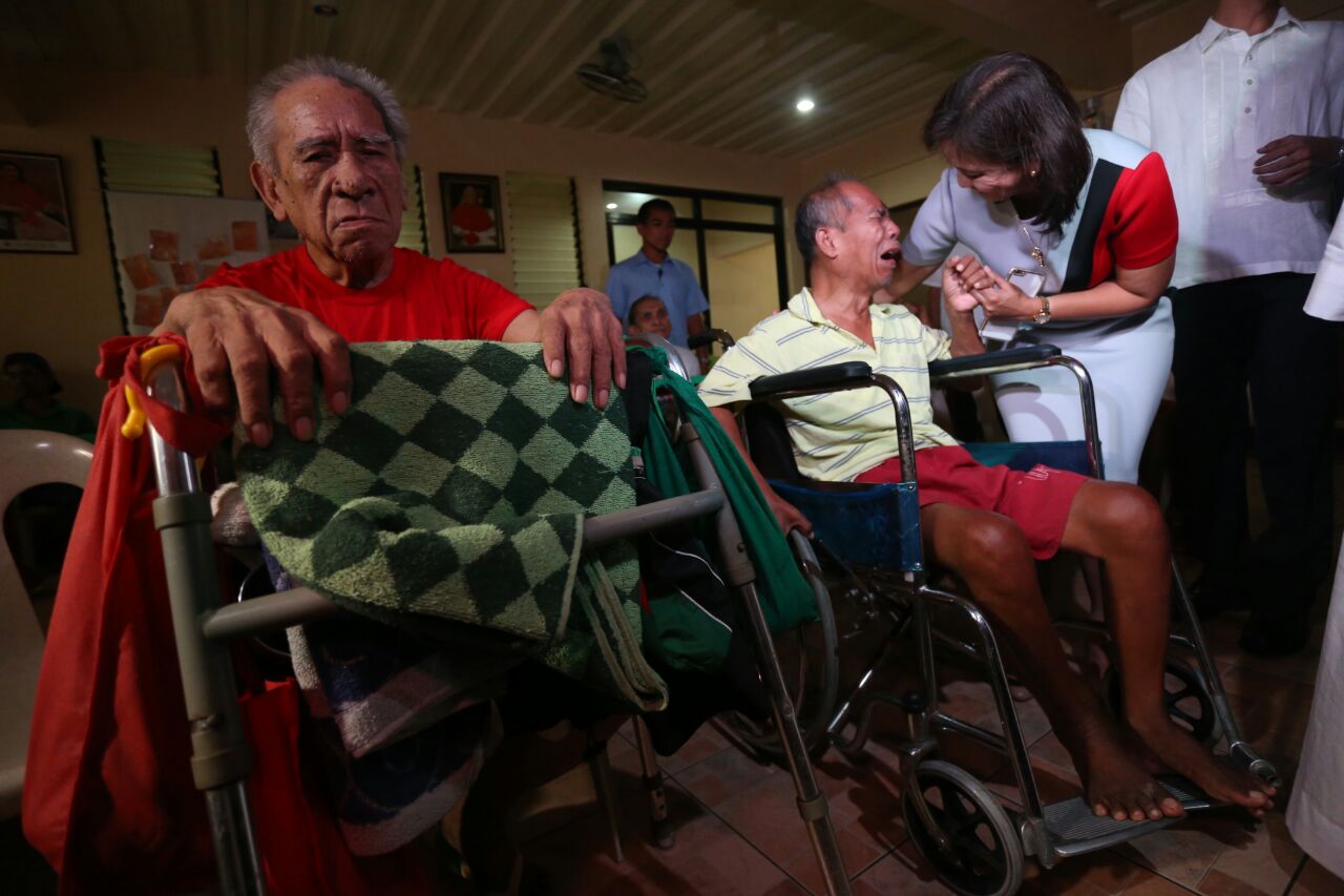 VISIT TO THE ELDERLY. Vice President Leni Robredo chats with the elderly at the Missionaries of the Poor in San Andres Bukid, Manila on July 6, 2016. Photo from the Office of the Vice President     