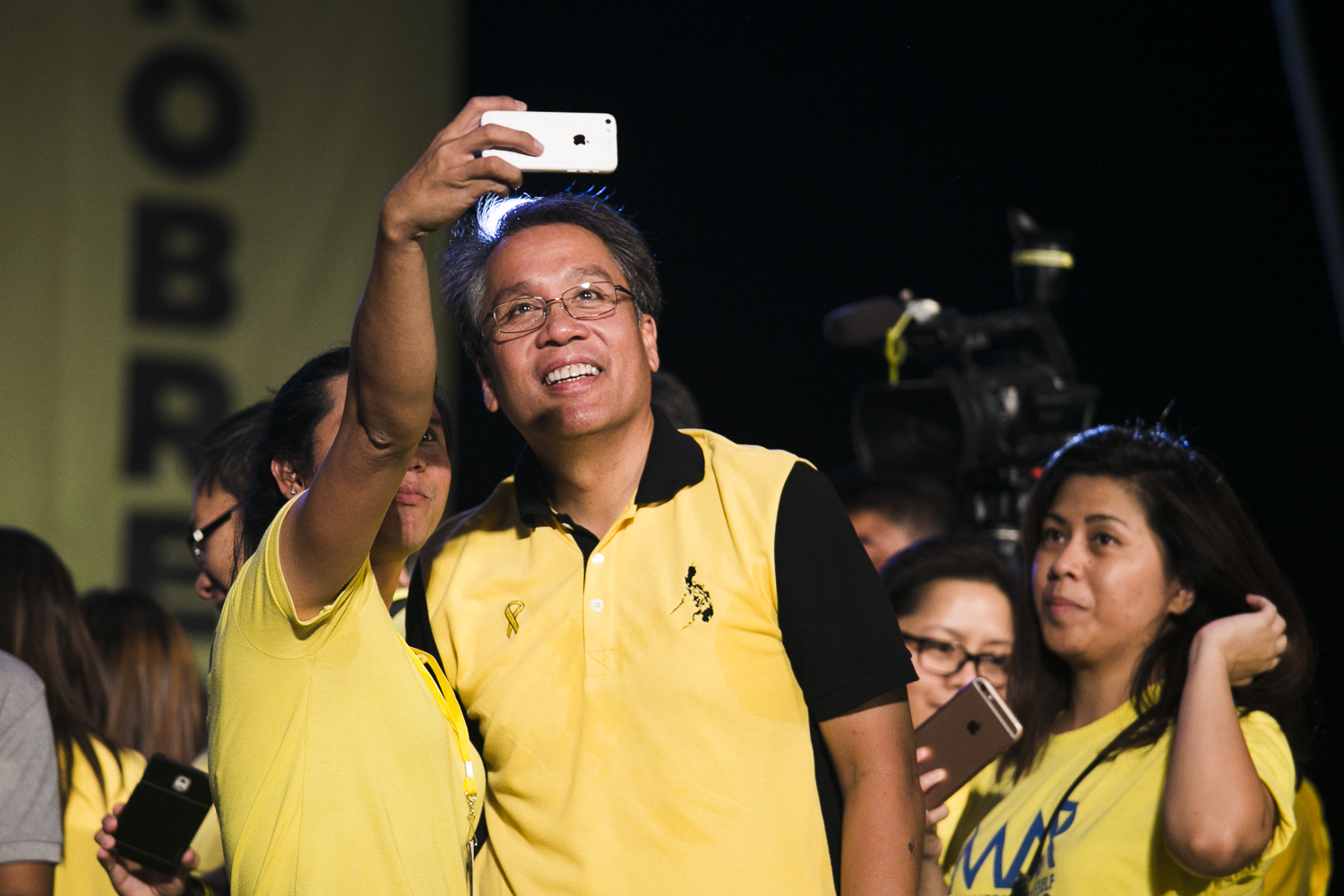 SENATE RUN? Former presidential candidate Mar Roxas is mum on his political plans for 2019 amid the opposition's call for him to run for the Senate. File photo 