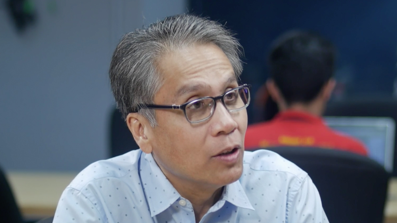 'WHY TARGET US?' Ex-DILG chief Mar Roxas says the IRR on the GCTA that he had signed merely adhered to the provisions of the law. File photo by Rappler 