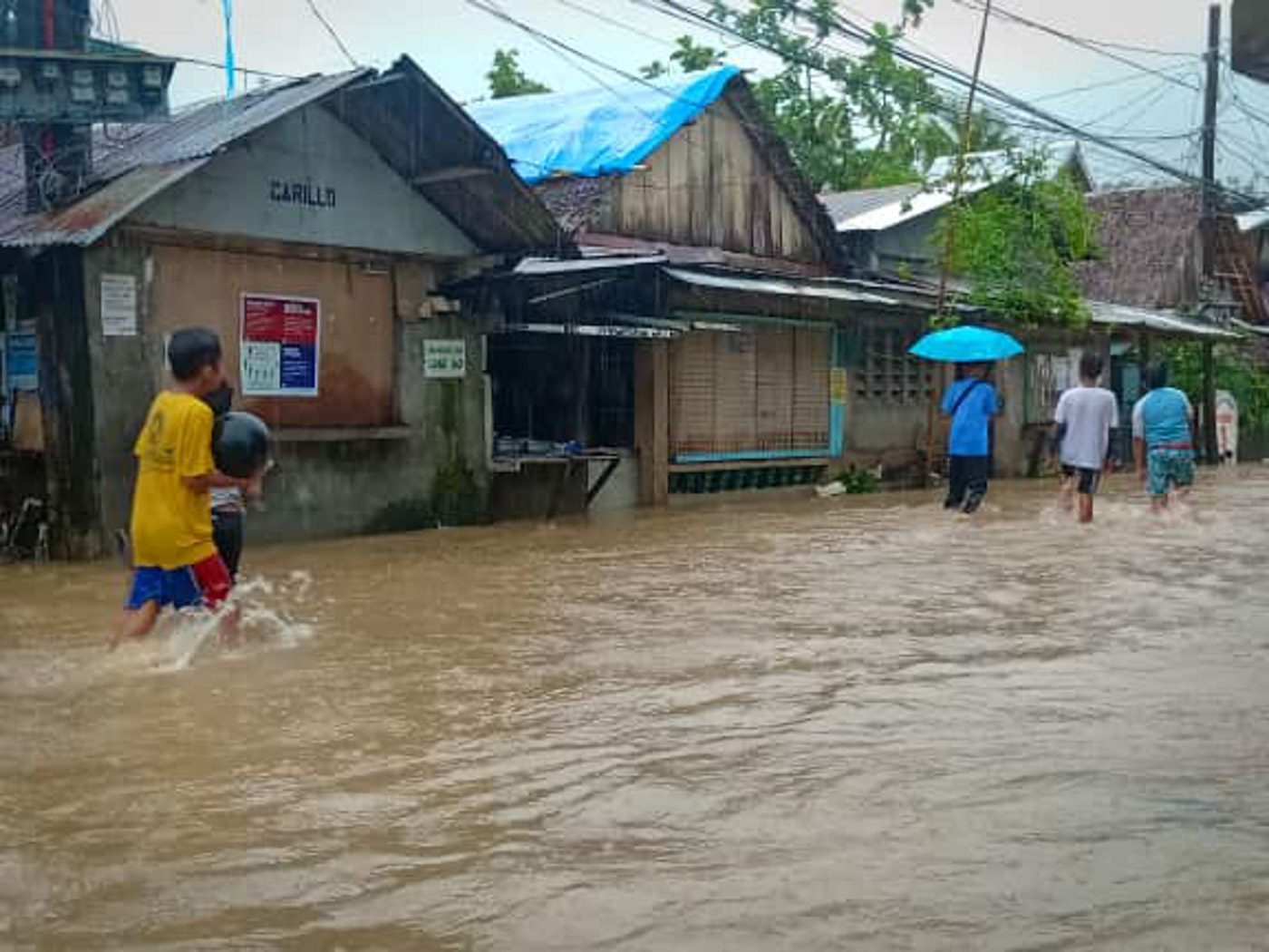 LEGAZPI FLOOD. Albay suspends classes due to torrential rains and flooding on March 6, 2020. Photo by Rhaydz Barcia/Rappler 