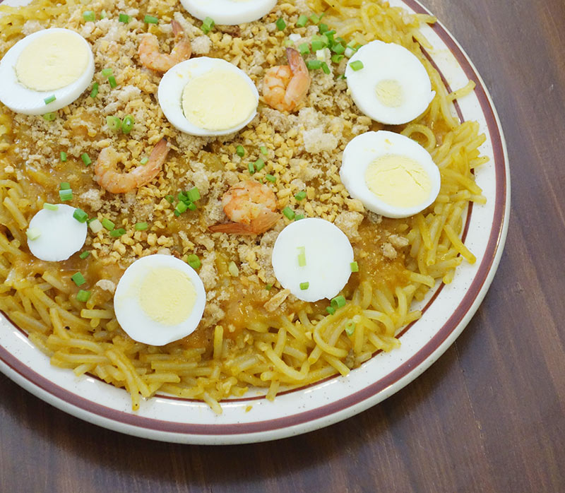 PARTY TIME. Marciana’s pancit palabok is the restaurant’s specialty