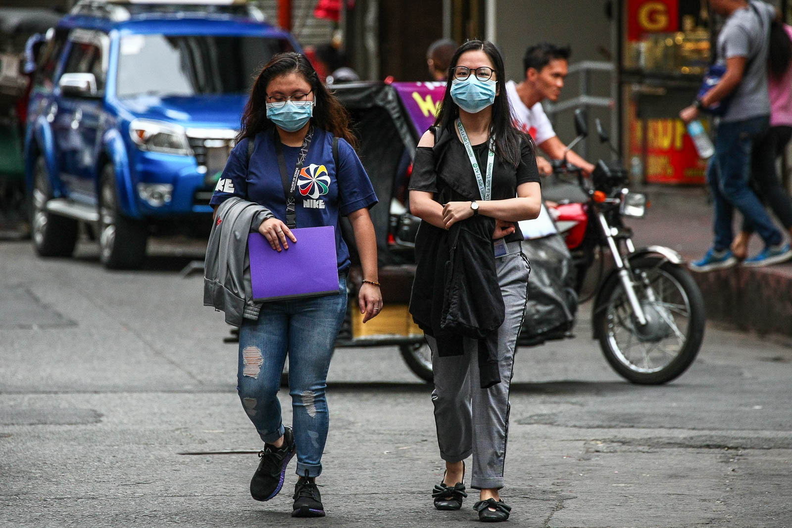 CORONAVIRUS. People wear face masks for protection on March 6, 2020. Photo by Jire Carreon/Rappler 
