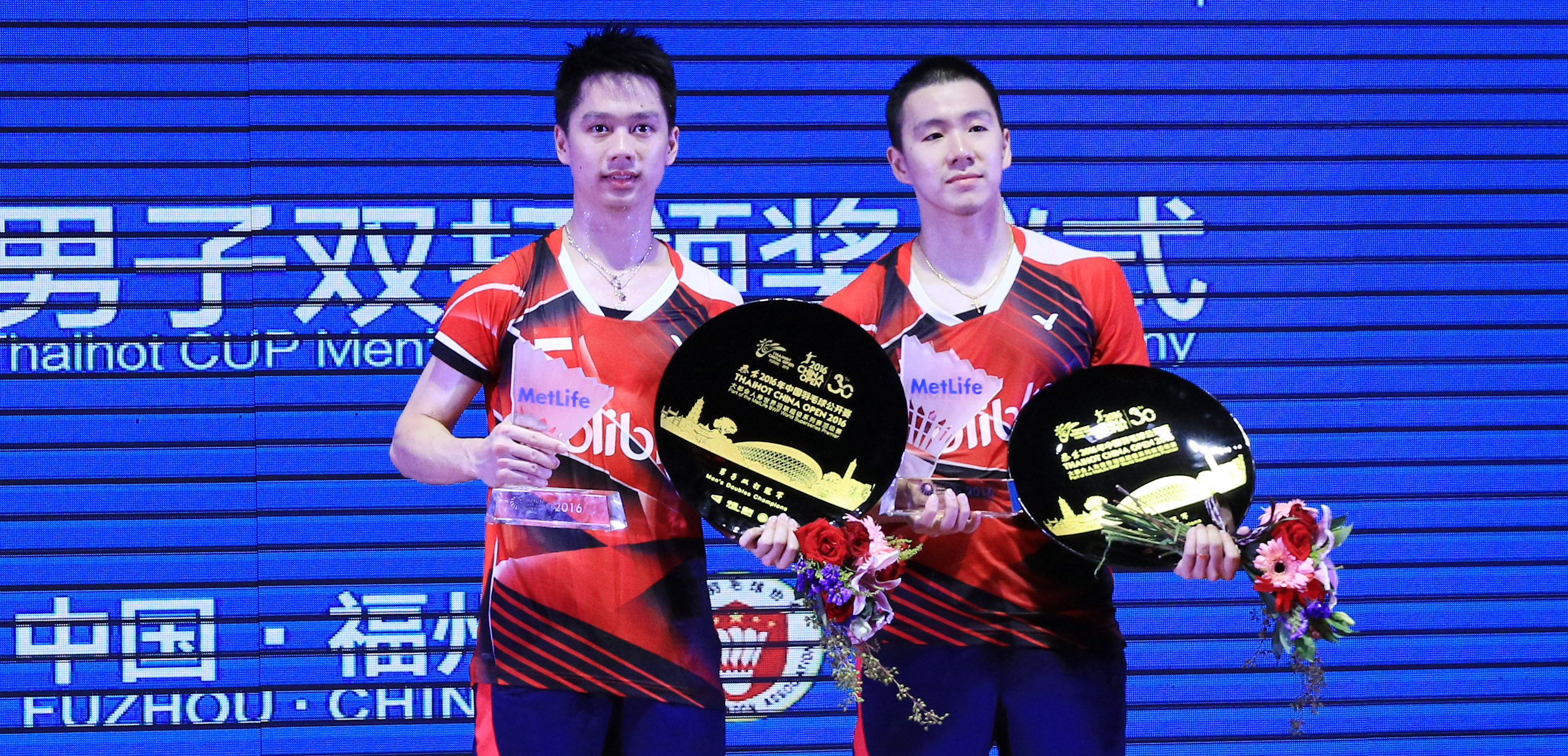 Kevin/Marcus menjadi juara turnamen bulu tangkis China Terbuka 2016, pada 20 November. Foto dari badmintonindonesia.org
 
