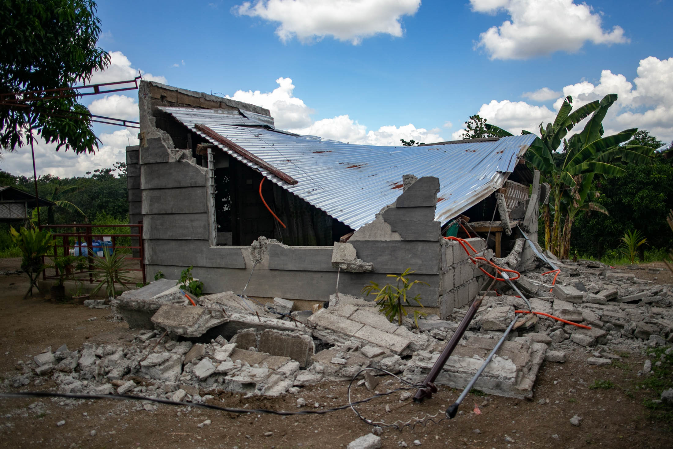 DAMAGE. A house in Barangay Malawanit in the town of Magsaysay, Davao del Sur is partially damaged following a magnitude 6.3 earthquake on October 16, 2019. Rappler file photo 