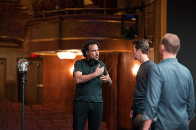 BEHIND THE SCENES. Director Alejandro with actors Edward Norton and Michael Keaton. Photos courtesy of 20th Century Fox