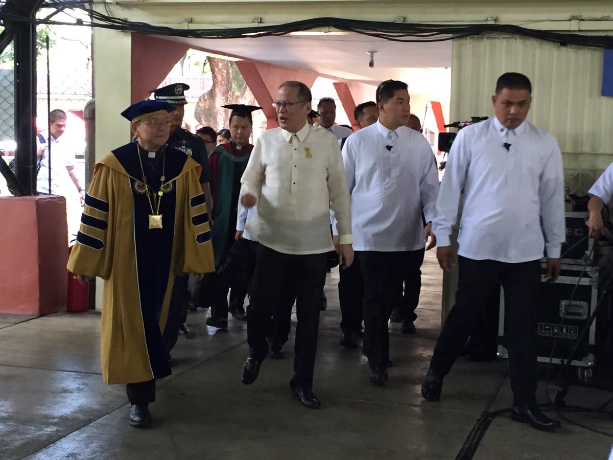 LAST FORMAL SPEECH. President Benigno Aquino III arrives at the Ateneo to address the graduating class of 2016. Photo by Camille Elemia/Rappler  