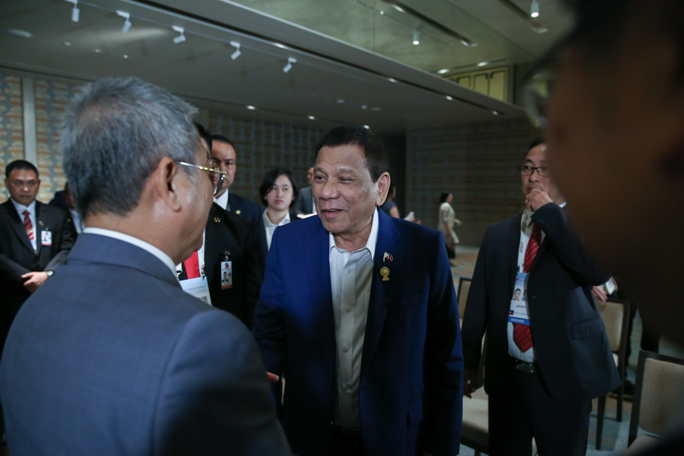 BUSINESS. President Rodrigo Duterte shares a light moment with one of the chief executive officers (CEOs) from various Thai companies who paid a courtesy call on June 22, 2019. Malacañang Photo  