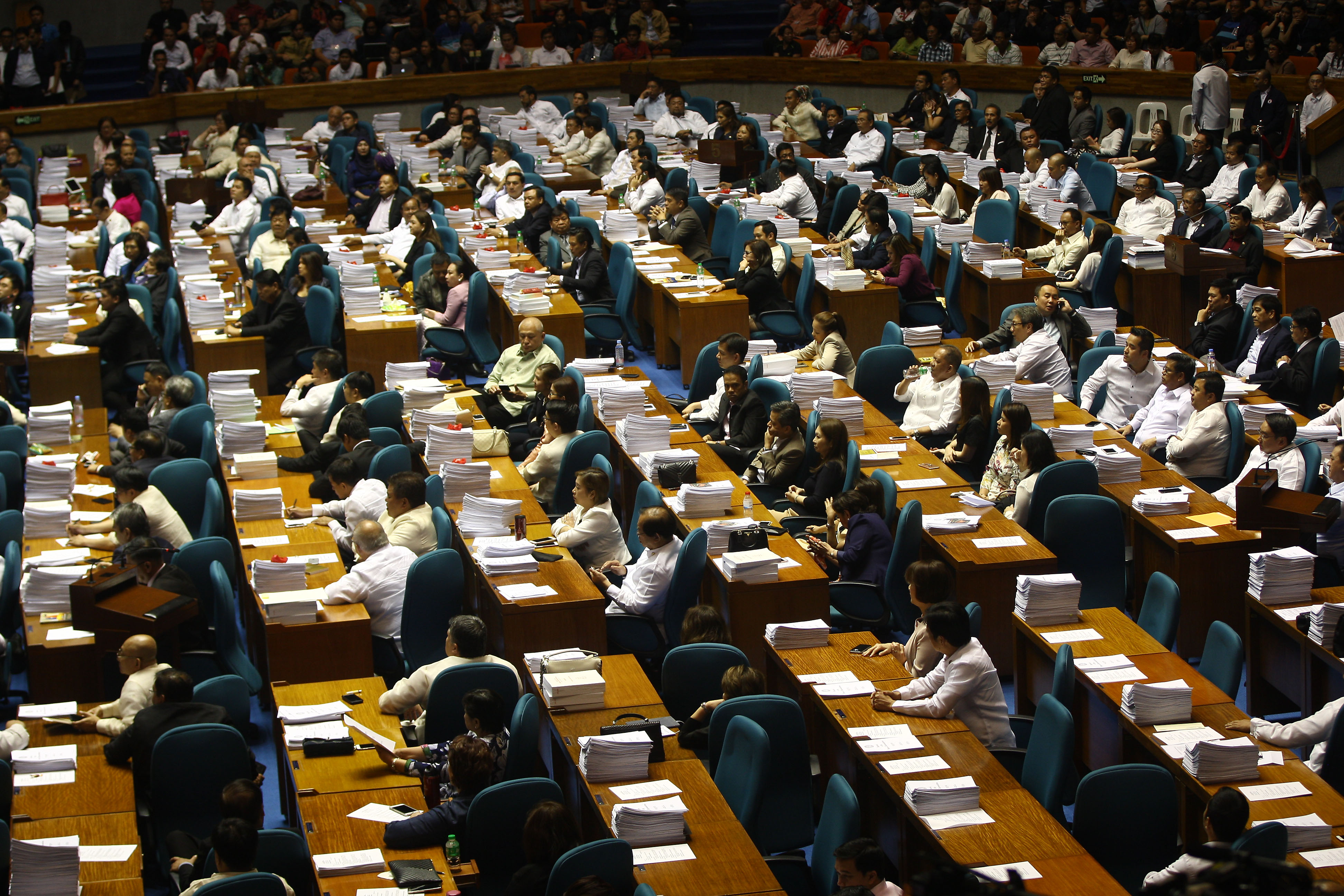 NOTHING TO HIDE? Lawmakers during the plenary session on March 7, 2017. File photo by Ben Nabong/Rappler  