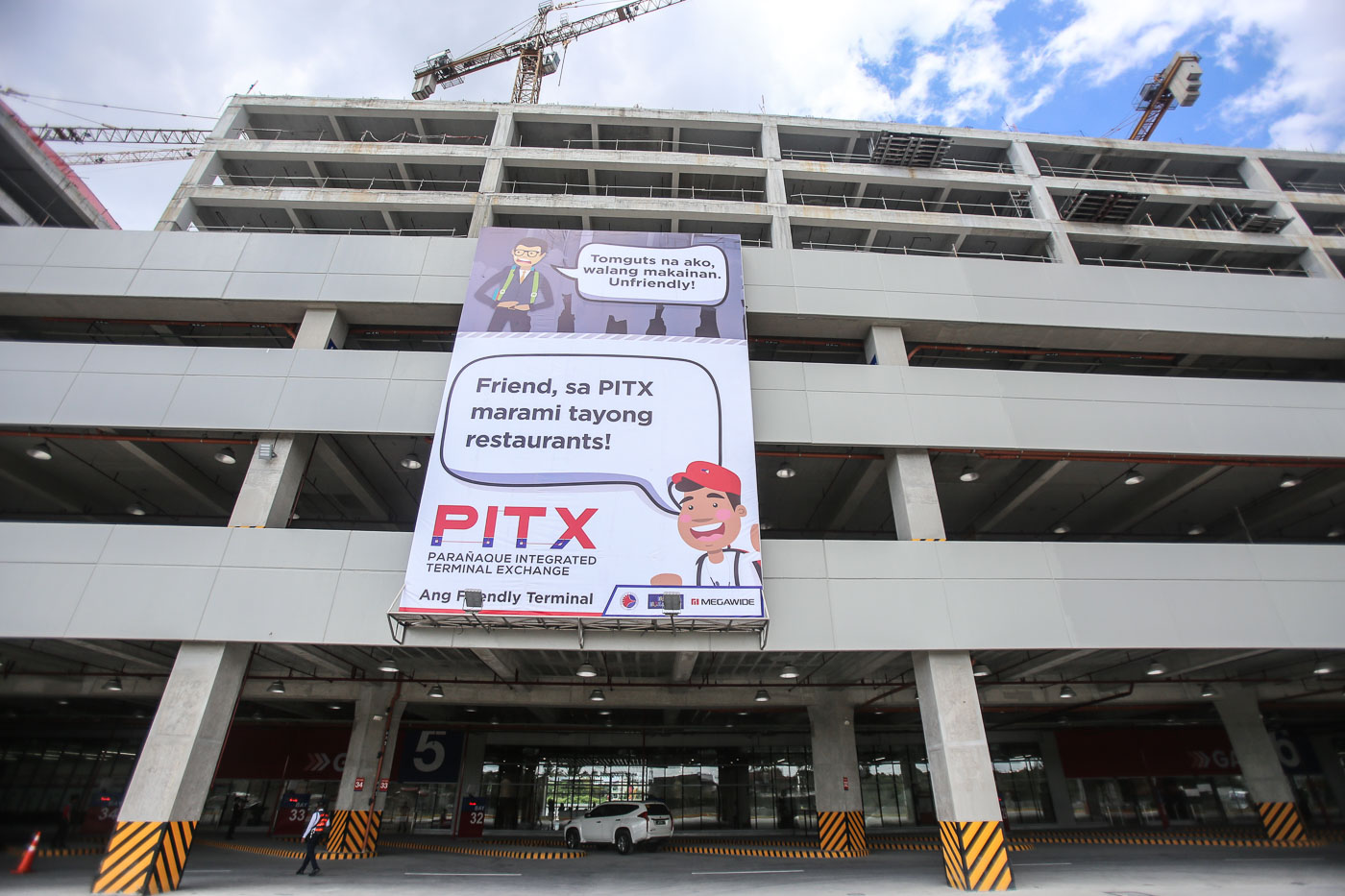 CONNECTIVITY. The PITX will be connected to the Light Rail Transit Line 1 Cavite extension. Photo by Ben Nabong/Rappler  
