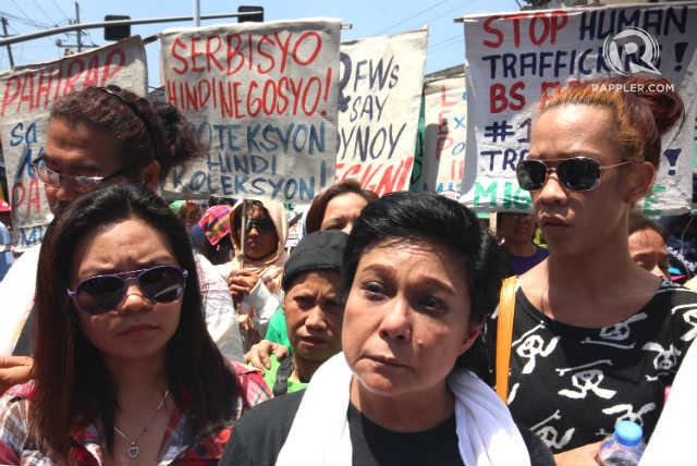 NOYNOY RESIGN! Actress Nora Aunor joins members of Migrante and other OFW groups during the 20th death anniversary commemoration of Flor Contemplacion. Photo by Joel Leporada/Rappler 