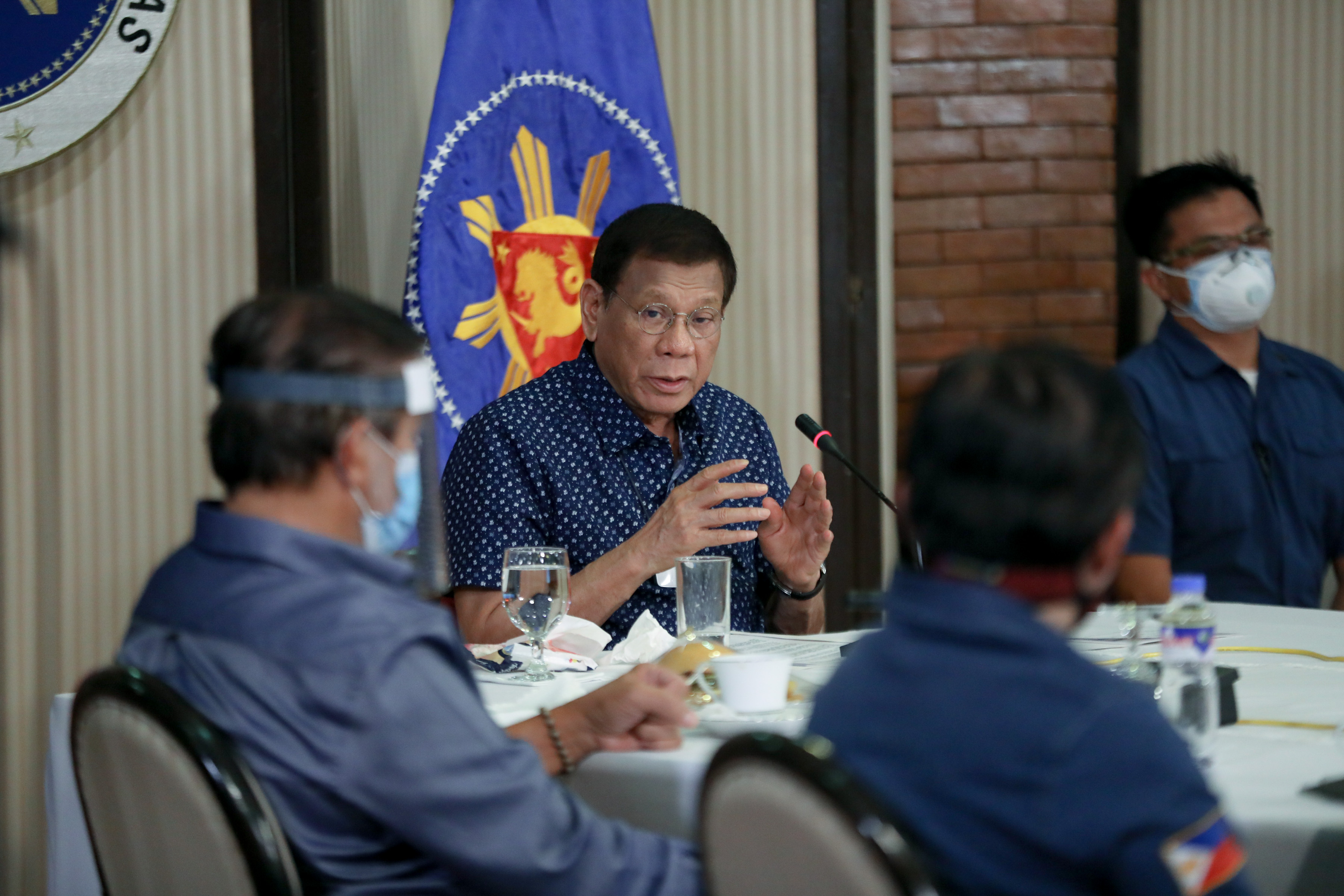 CRISIS. President Rodrigo Duterte holds a meeting with members of the Inter-Agency Task Force on the Emerging Infectious Diseases on April 20, 2020. Malacañang photo  