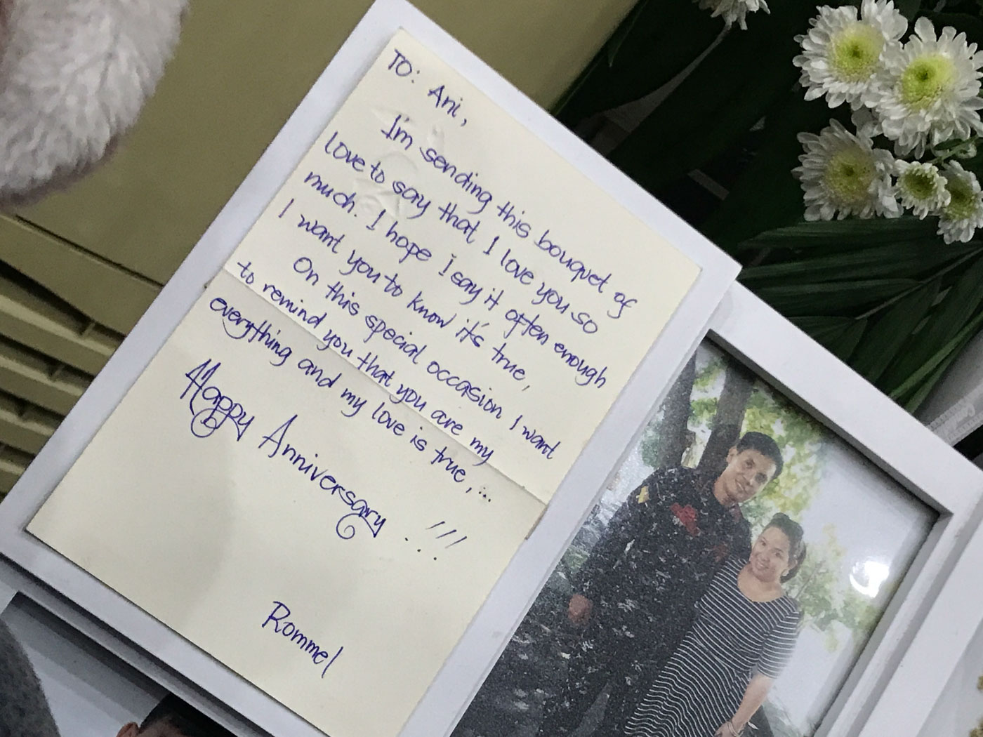 LOVE LETTER. One of Captain Sandoval's letters to his wife. Photo by Franz Lopez/Rappler 