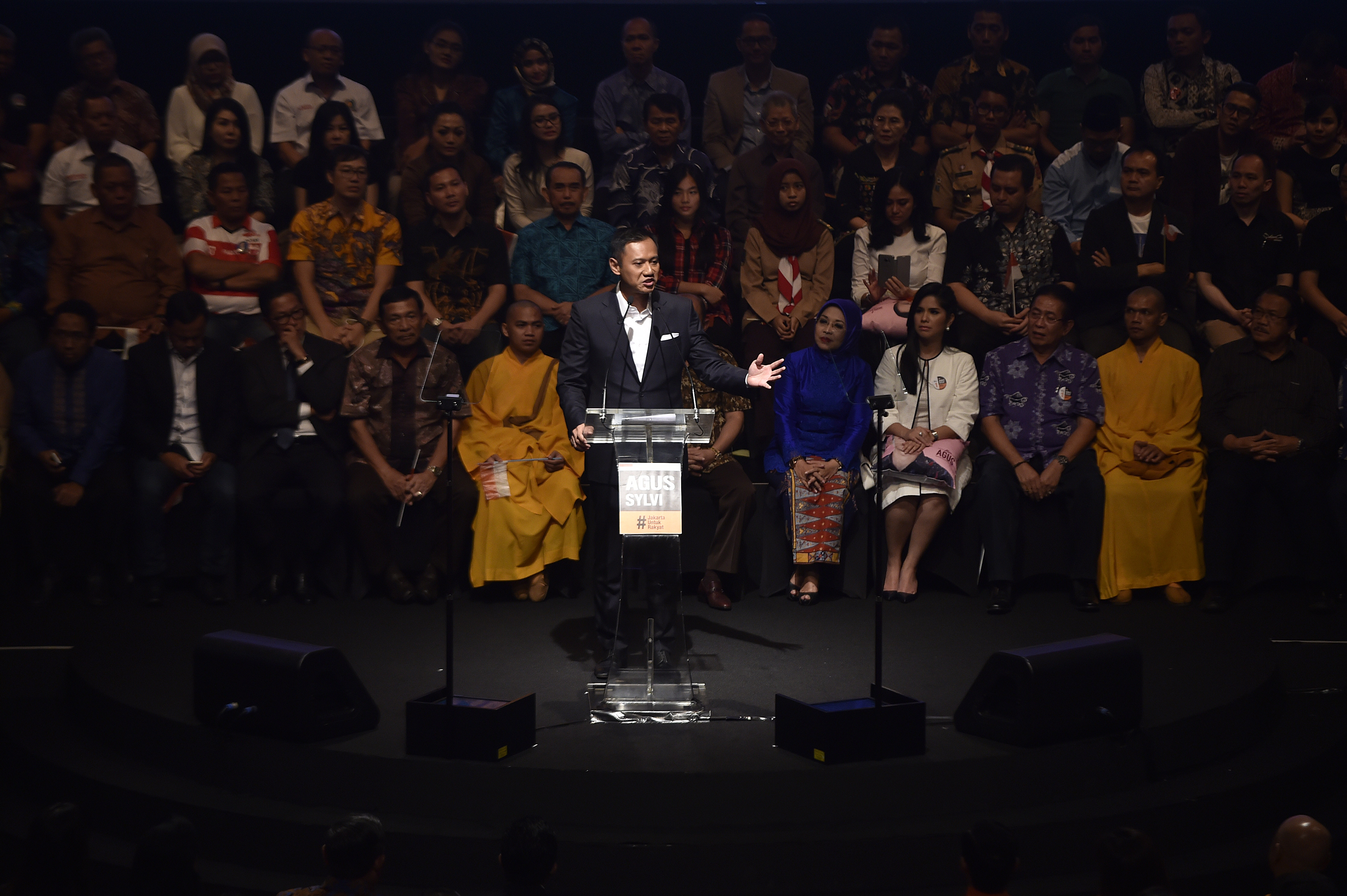 Calon Gubernur DKI Jakarta, Agus Yudhoyono, menyampaikan pidato politik di Jakarta, pada 30 Oktober 2016. Foto oleh Puspa Perwitasari/Antara
 