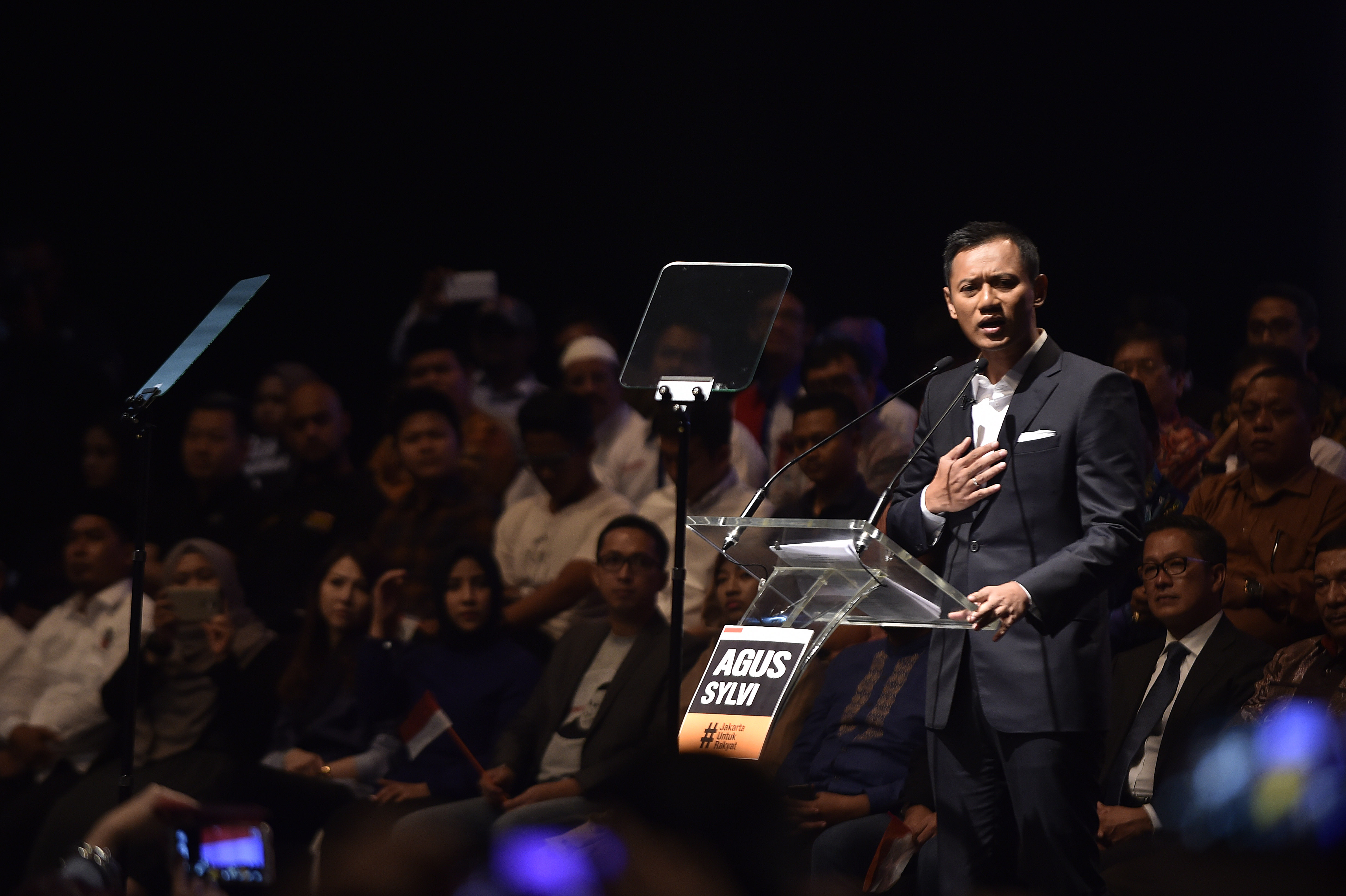 Calon Gubernur DKI Jakarta, Agus Yudhoyono, menyampaikan pidato politik di Jakarta, pada 30 Oktober 2016. Foto oleh Puspa Perwitasari/Antara 