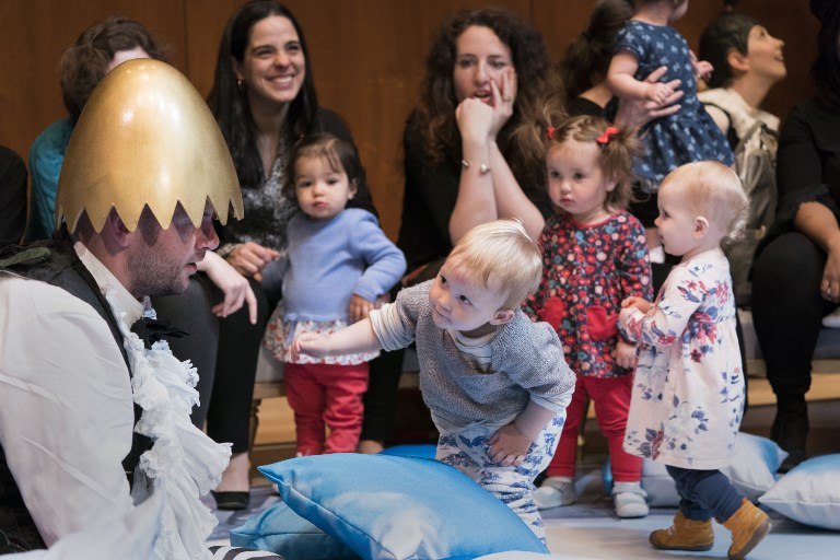 BAMBINO. The character Pulcino, played by Timothy Connor, performs for children and their parents during the presentation of 'BambinO' on April 30, 2018 at the Metropolitan Opera House in New York.
Photo by Don Emmert/AFP 