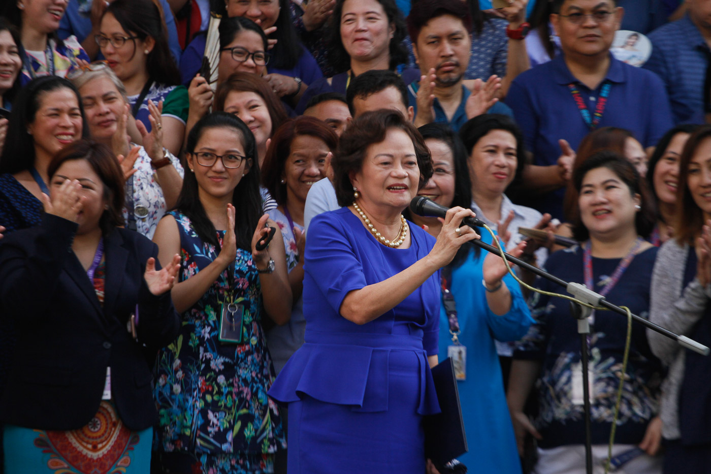 CEREMONIES. Outgoing Chief Justice Teresita Leonardo de Castro is met with applause in her farewell speech at the Supreme Court on October 8, 2018. Photo by Ben Nabong/Rappler  