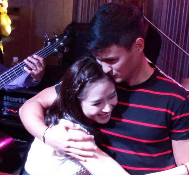 SWEET MOMENT. Matteo Guidicelli gives girlfriend Sarah Geronimo a big hug at his birthday party. Screengrab from Instagram/vivaartistagency     