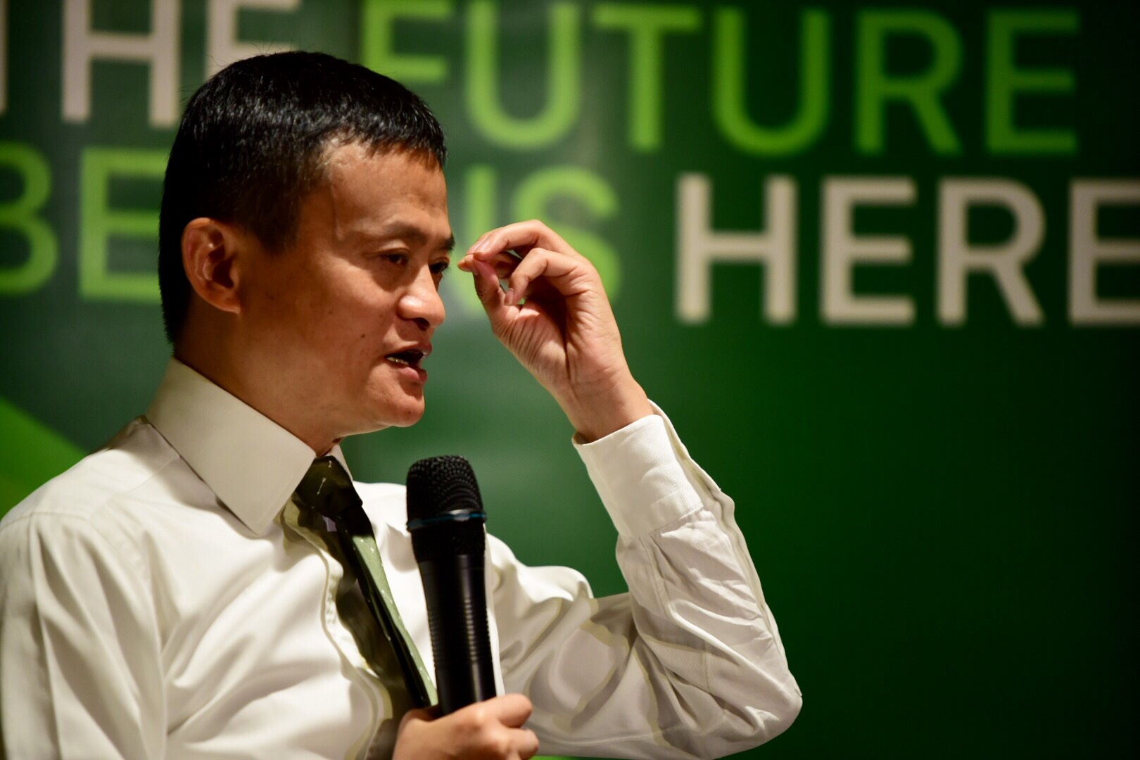 FUTURE READY. Alibaba Group founder Jack Ma flew into Manila for a day in October to be present at the official launch of GCash's scan to pay system. Photo by Alecs Ongcal / Rappler 