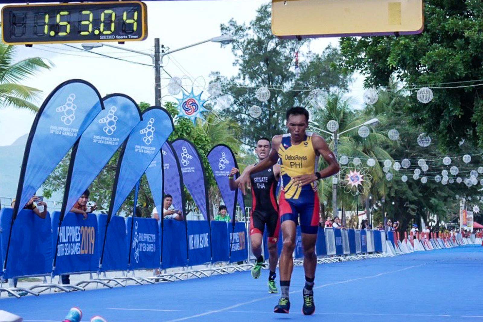 GALLANT FIGHT. Joey delos Reyes puts Philippine duathlon on the medal board. Photo by Marga Deona/Rappler 