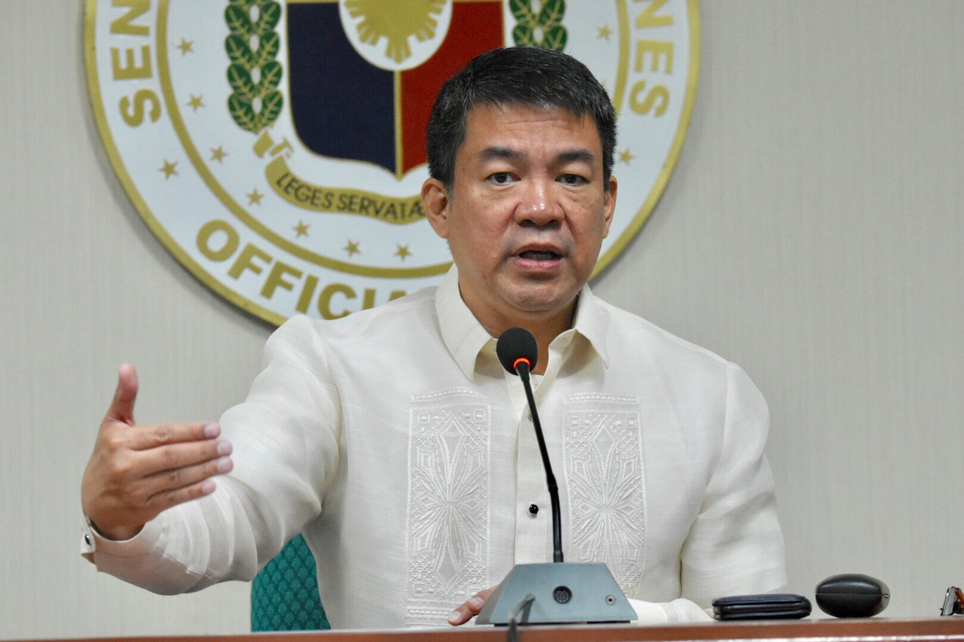 PROTOCOL BREACH. In this file photo, Senator Aquilino Pimentel III holds a press briefing on May 21, 2018. Photo by Angie de Silva/Rappler 