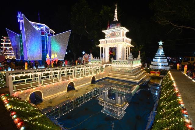 AROUND THE WORLD. For the fourth Christmas now, Tangub City has been exhibiting beautiful displays of landmarks from around the world. Photo by Lazaro Cuizon 