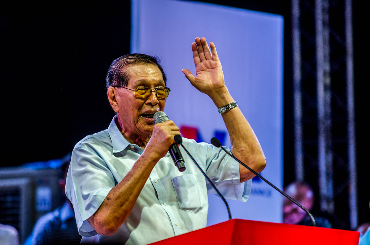 NEW CONTROVERSY. Senator Juan Ponce Enrile draws the ire of social media users after his statements about members of the LGBT community. File photo by Rob Reyes/Rappler  