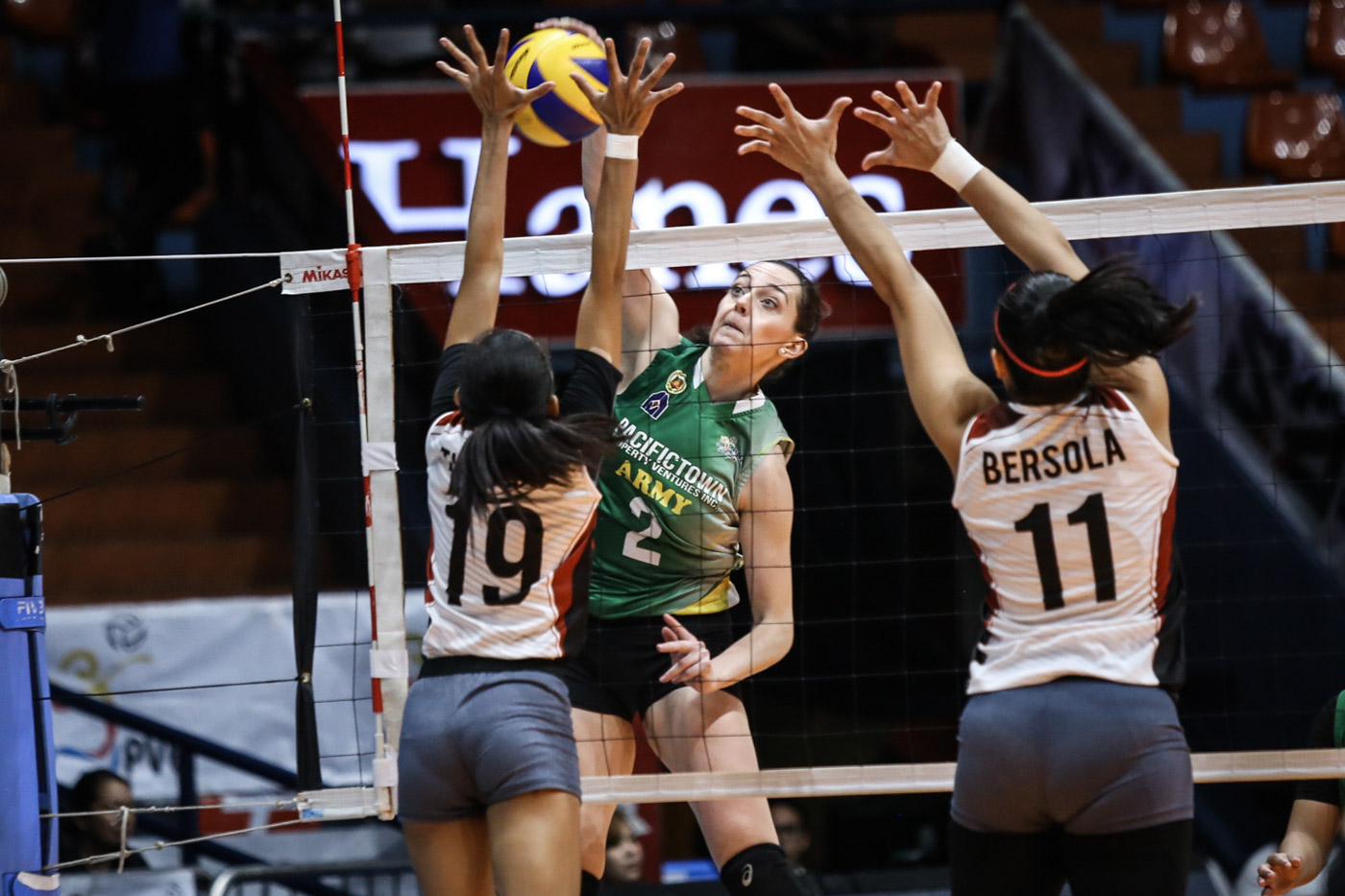 A-GAME. Olena Lymareva-Flink brings out her best game in the tournament, firing 29 points to book Pacifictown a semis slot. Photo by Josh Albelda/Rappler 
