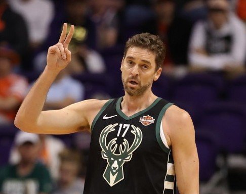 ON THE MOVE. Still recuperating from injury, veteran big man Pau Gasol saw action with the San Antonio Spurs before heading to the Milwaukee Bucks last season. Photo by Christian Petersen/Getty Images/AFP 
