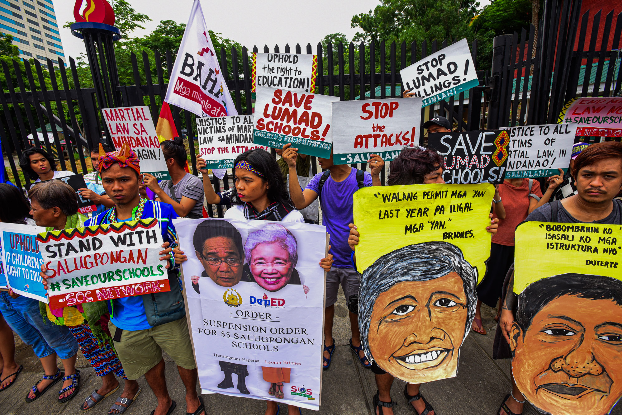 NO TO CLOSURE. Student and Teachers storm DepED to condemn the order to suspend Lumad schools in Southern Mindanao. Photo by Maria Tan/Rappler 