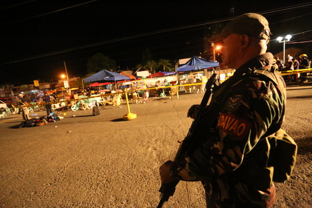 ROXAS NIGHT MARKET. The Davao blast kills 14 and injures 70 more. File photo by Manman Dejeto/Rappler   