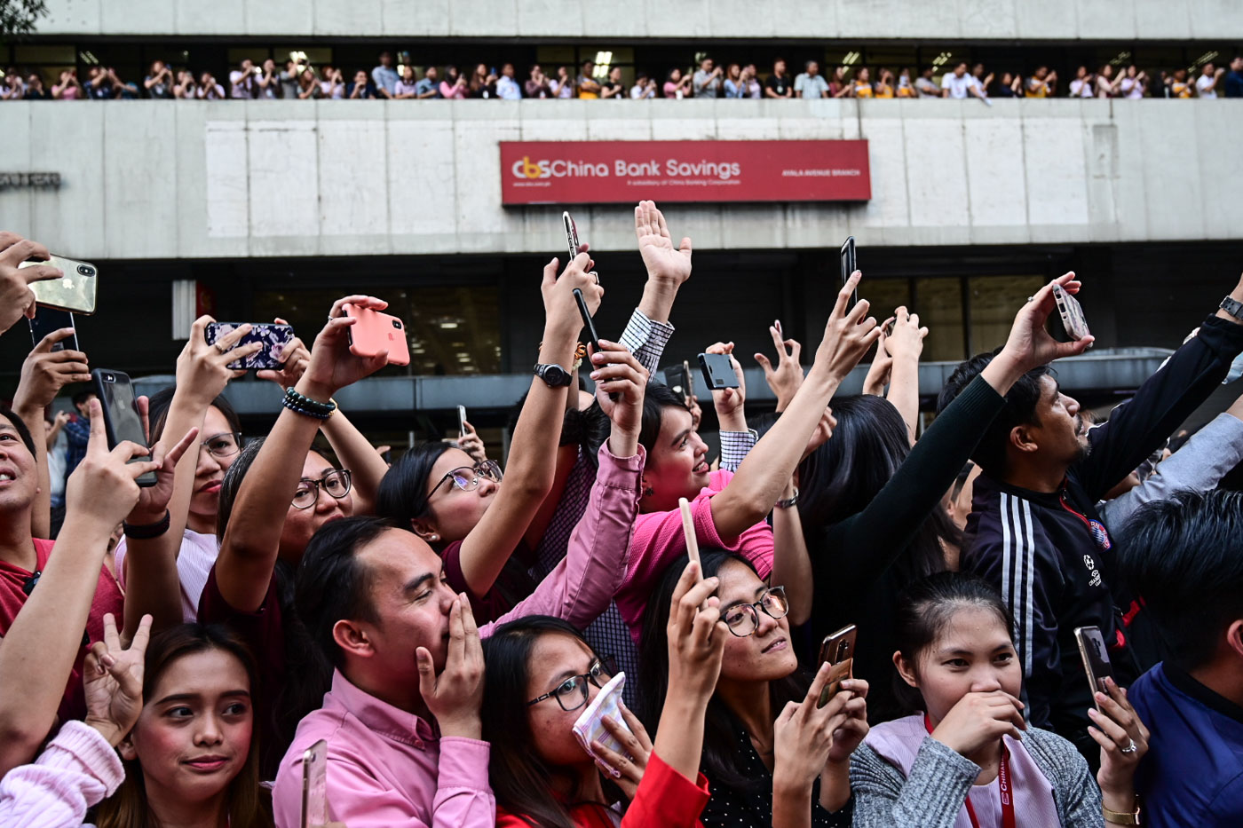 SHE'S HOME. Thousands line up the streets of Ayala Avenue, Makati City to welcome Miss Universe 2018 Catriona Gray on February 21, 2019. Photo by Alecs Ongcal/Rappler  