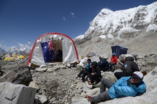 World S Highest ER Battles To Save Lives On Everest   Afp 20180424 Everest Emergency Room E9D809E3D8554F548A55B07D897DC4C0 