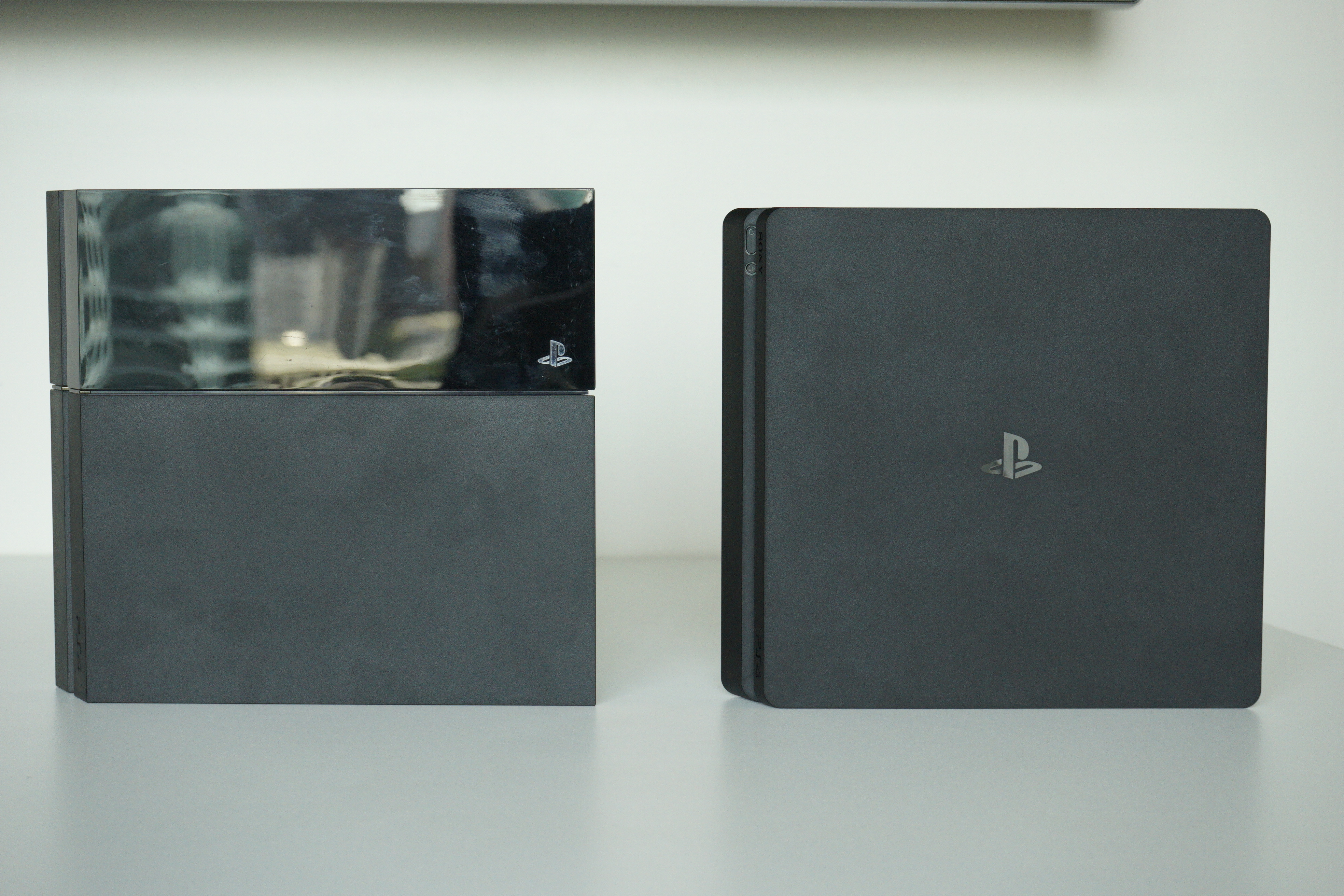 IN PHOTOS: How the PS4 Slim compares to the the original PS4